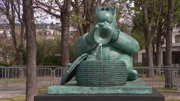 Paris : le Chat de Philippe Geluck exposé sur l’avenue des Champs-Élysées