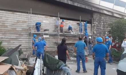 Évacuation de personnes toxicomanes à Paris : la préfecture fait construire un mur sous un tunnel du périphérique pour “protéger les habitants de Pantin”