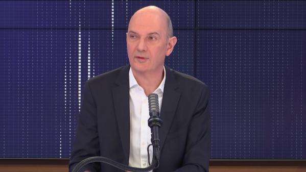 Le pass vaccinal “ne change rien pour 92% des Français”, affirme Roland Lescure, porte-parole LREM
