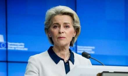 Guerre en Ukraine : Von der Leyen annonce des sanctions européennes massives dans la banque, l’énergie, l’aérien et les technologies de pointe