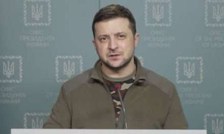 Guerre en Ukraine, en direct : Volodymyr Zelensky déclare que les sanctions contre la Russie ne suffisent pas