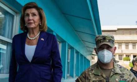 Nancy Pelosi fraîchement reçue à Tokyo et Séoul, embarrassés par les conséquences de sa visite à Taïwan