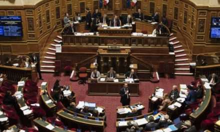 Réforme des retraites : le Sénat vote le recul de l’âge légal à 64 ans, l’examen complet du texte avant dimanche encore incertain