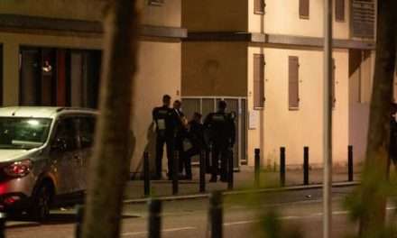 Emeutes après la mort de Nahel M., en direct : « C’est la République qui va gagner, pas les émeutiers », déclare Gérald Darmanin qui annonce 471 interpellations dans la soirée