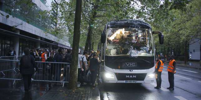 RER B : face à la coupure du tronçon nord, les Franciliens résignés et les touristes déboussolés